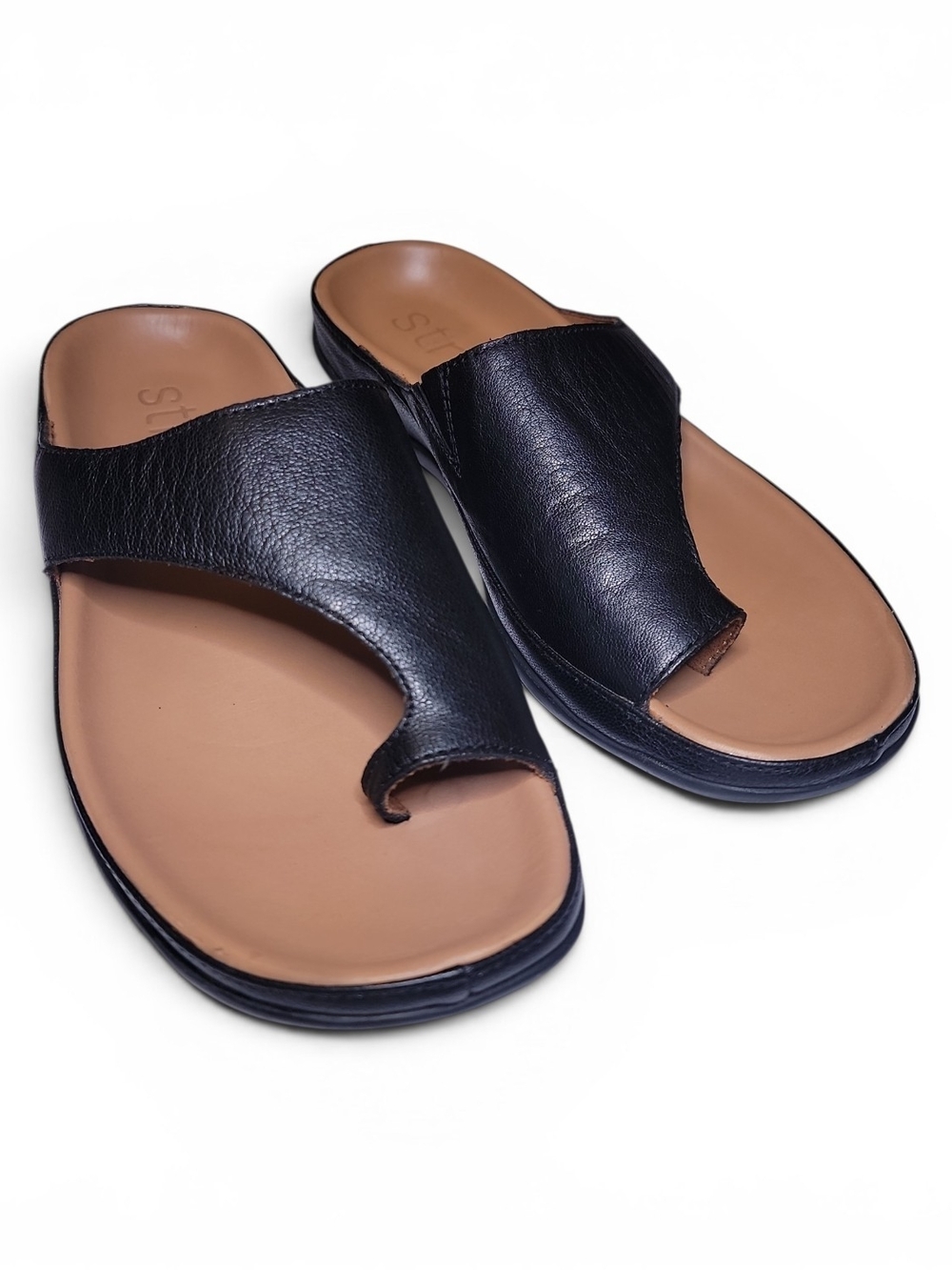 Strive Capri II Toe Loop Sandals Sz 6